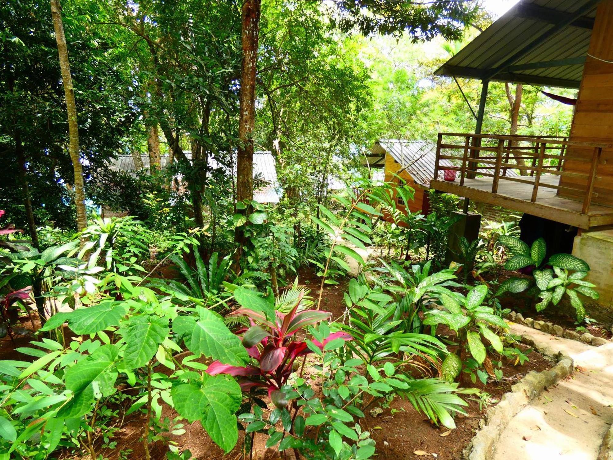 Santi Garden Bungalows Iboih Exterior foto