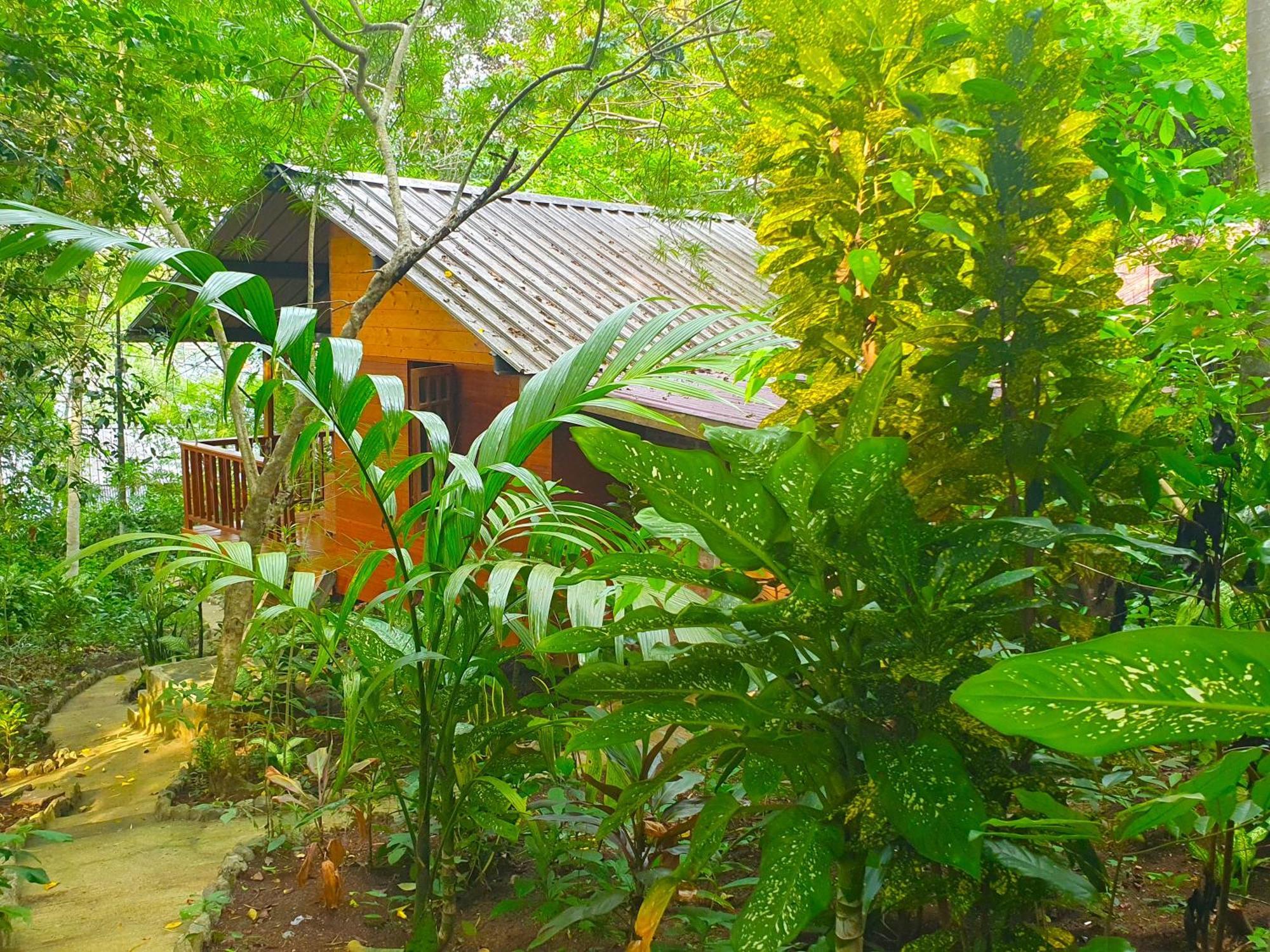 Santi Garden Bungalows Iboih Exterior foto